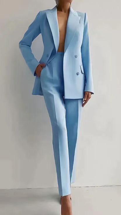 Damenschuhe passen nicht zum Anzug, also bleibt es ein Anzug. 
Maßgeschneiderter Damenanzug Elegant Blazer Hosen Set