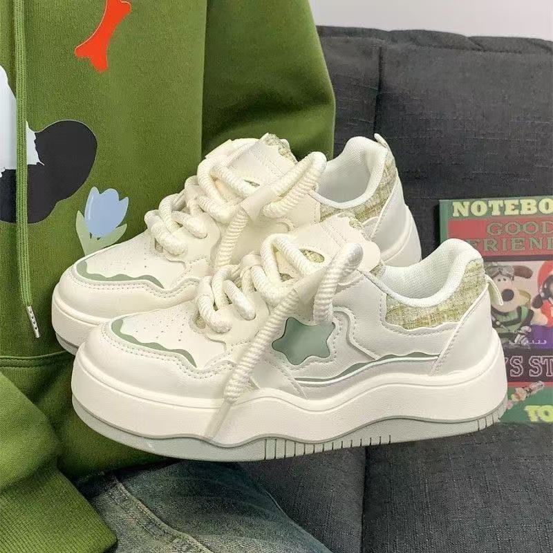 Damen Sneaker Modern Trendy mit Applikationen