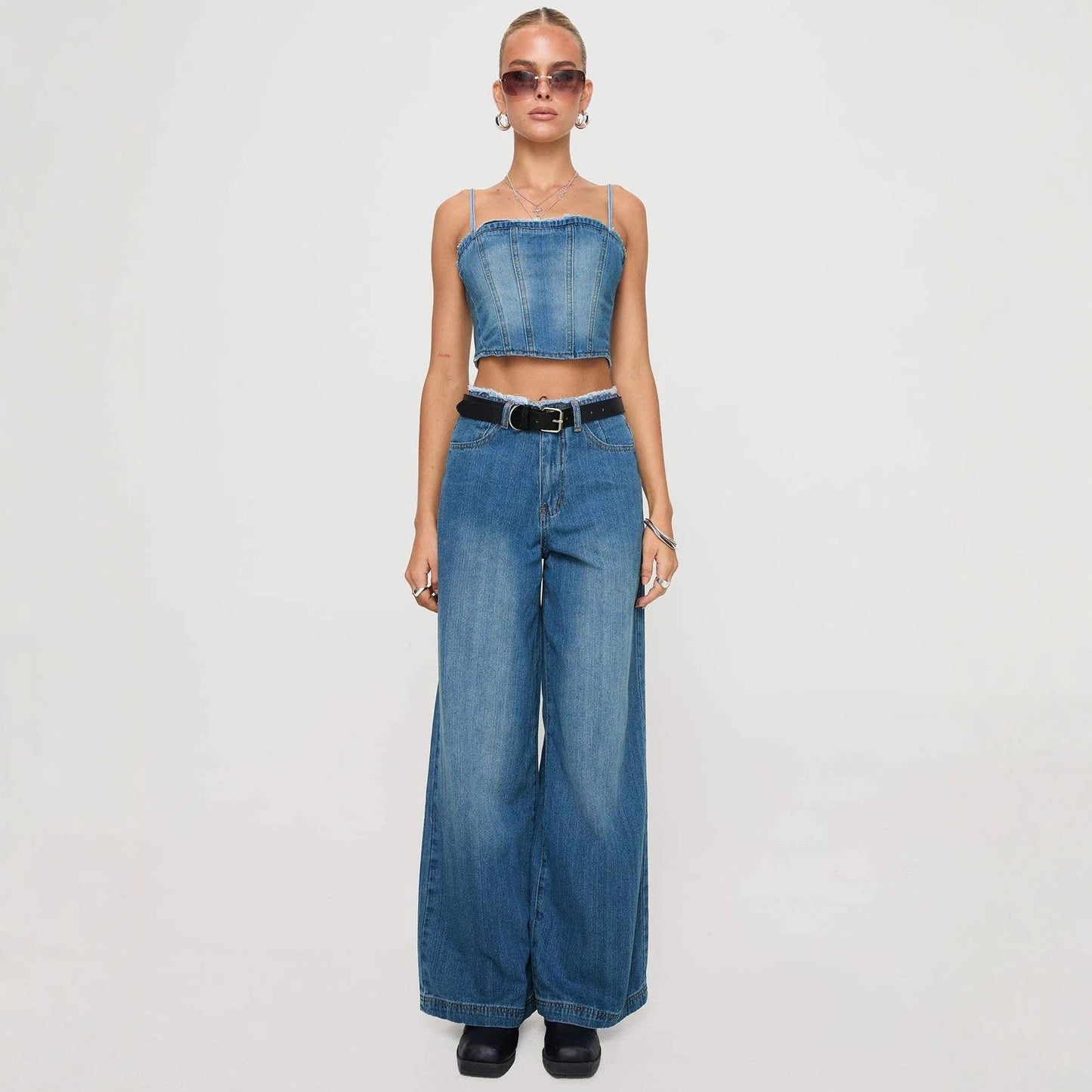 Hohe Damen Jeans Mit Fransen Weite Bein