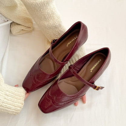 Damen Ballerinas Elegant mit verstellbarem Riemen Brogue Design