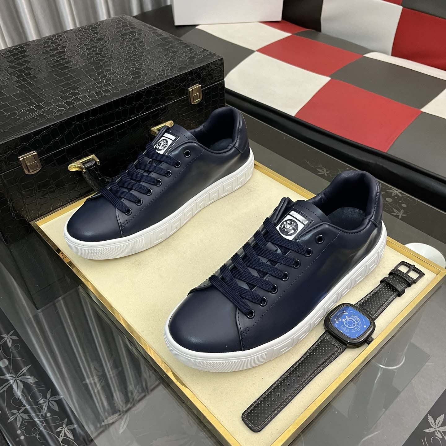 Damen Sneaker Modern Sportlich Mit Markenlogo - BerlinGlamour