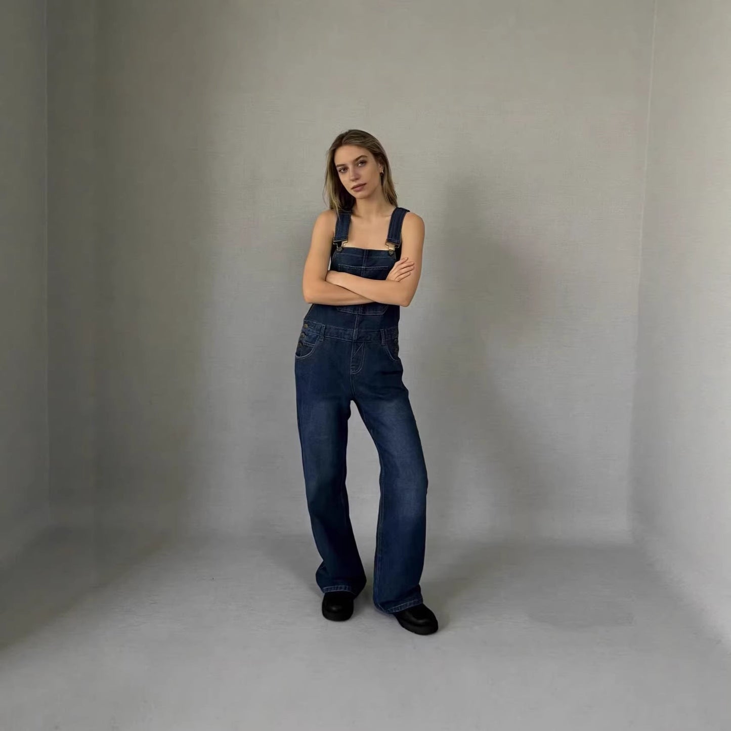 Damen Latzhose Jeans Weites Bein Tiefes Dekolleté - BerlinGlamour