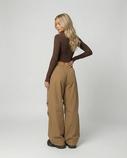 Weite Damen Streetwear-Hose Mit Kniefalten Und Tunnelzug