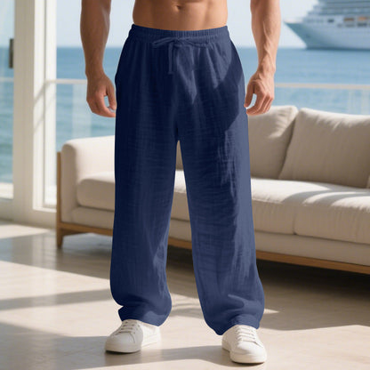 Sommerhose aus Leinen. Sie sind leicht und bieten einen optimalen Tragekomfort. Perfekt für lange Spaziergänge oder entspannte Wanderungen.