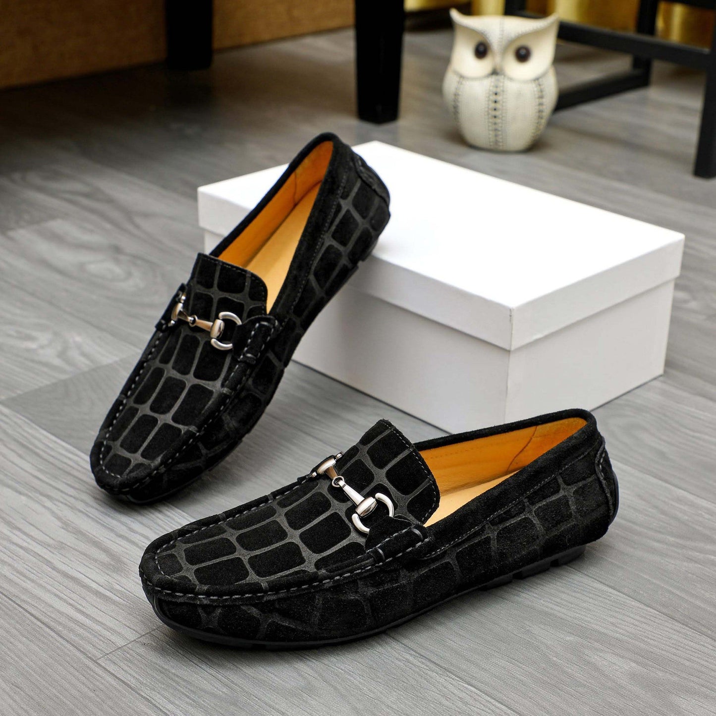 Damen Mokassin Wildleder Schuhe mit Ketten Detail Modern