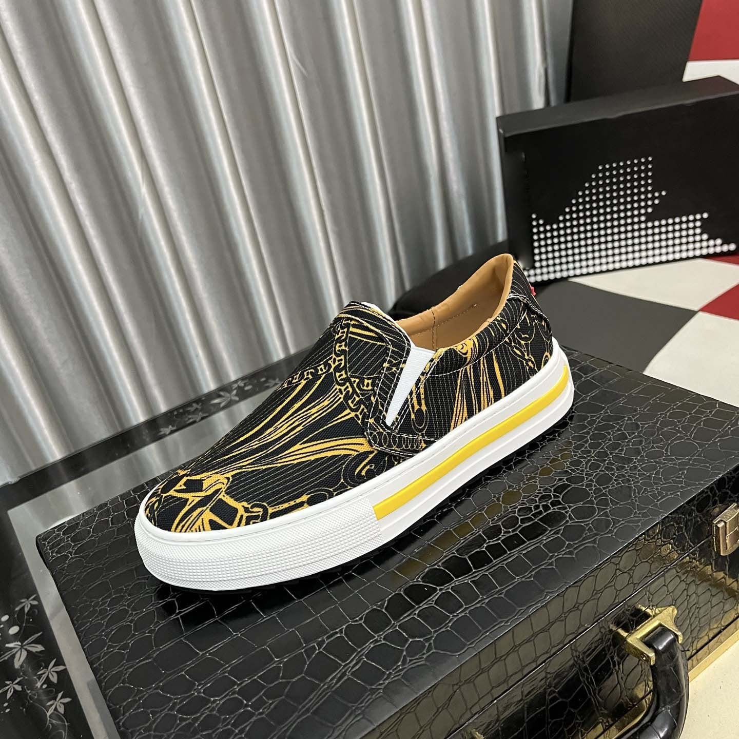 Damen Sneaker Slip-On Elegant Schwarze Mode Schuhe