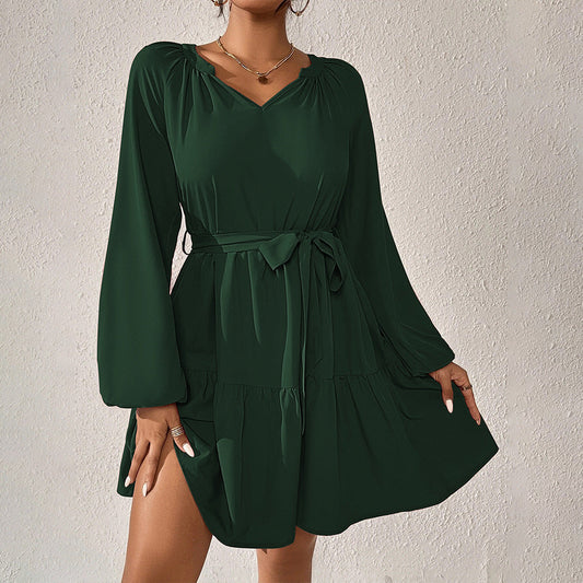 Elegantes Langarmkleid mit Rüschen von BerlinGlamour