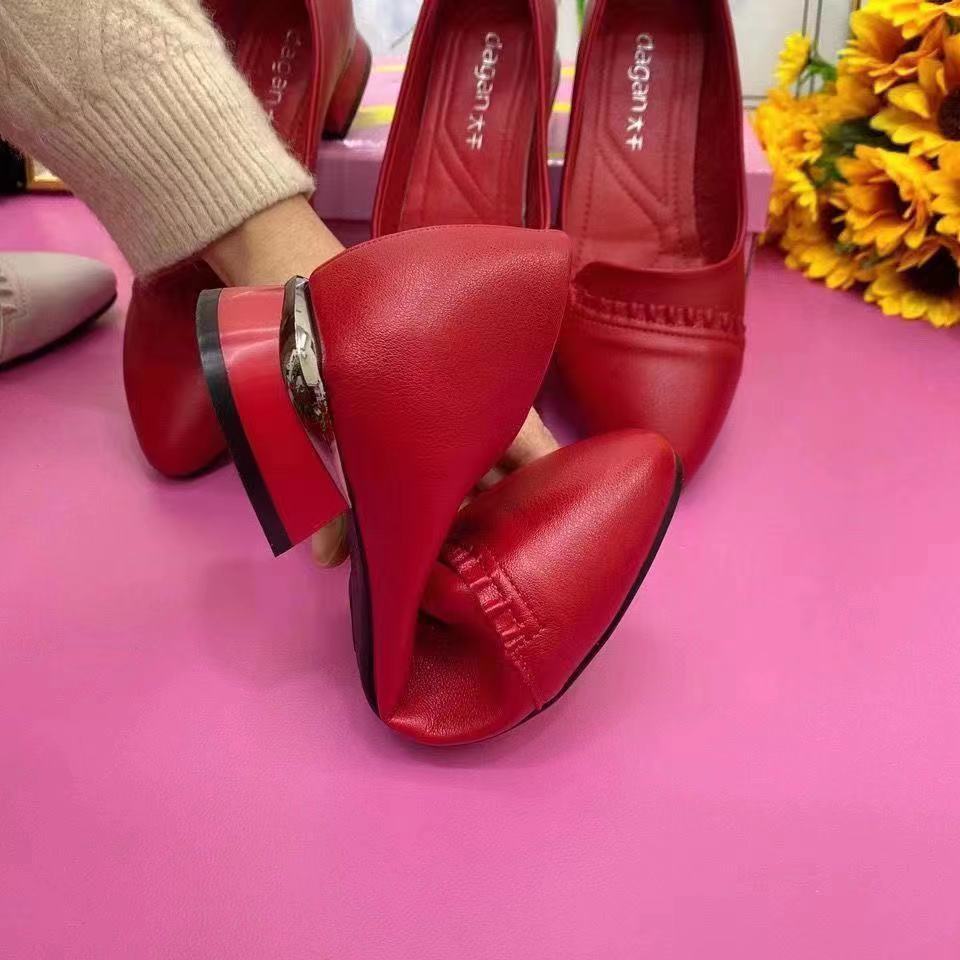 Elegante Damen Ballerinas mit Absatz und dezentem Design