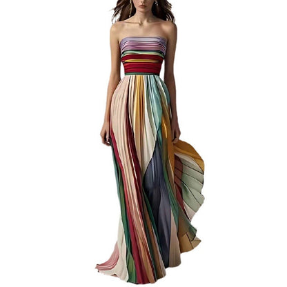 Elegantes Trägerloses Maxikleid Mit Falten