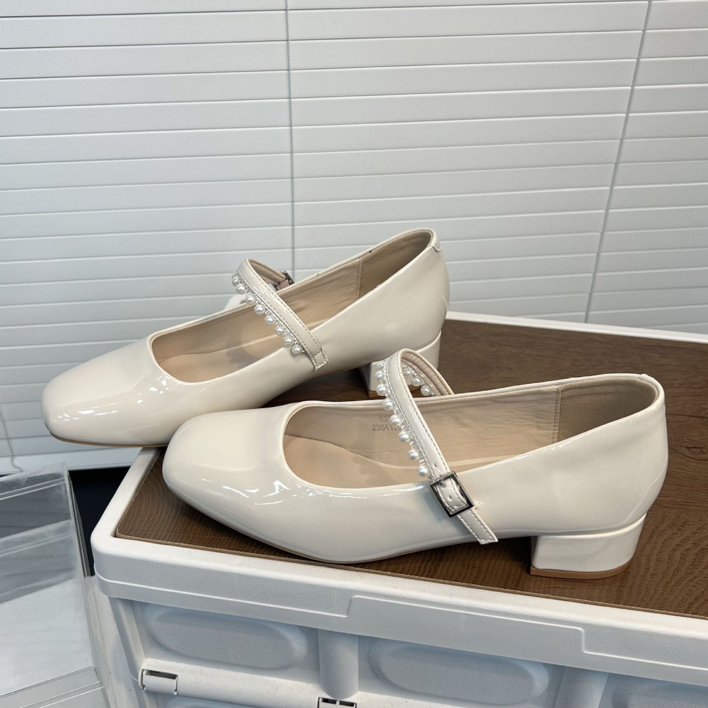 Damen Ballerinas Bequem Keilabsatz Riemen Detail