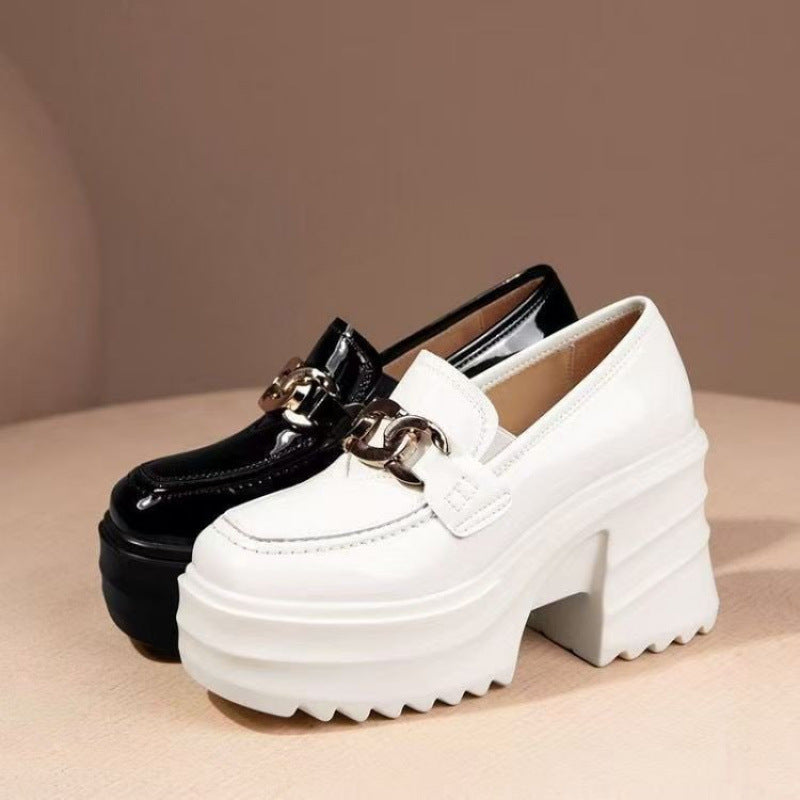 Damen Mules Schuhe Glänzend mit Ketten-DETAIL