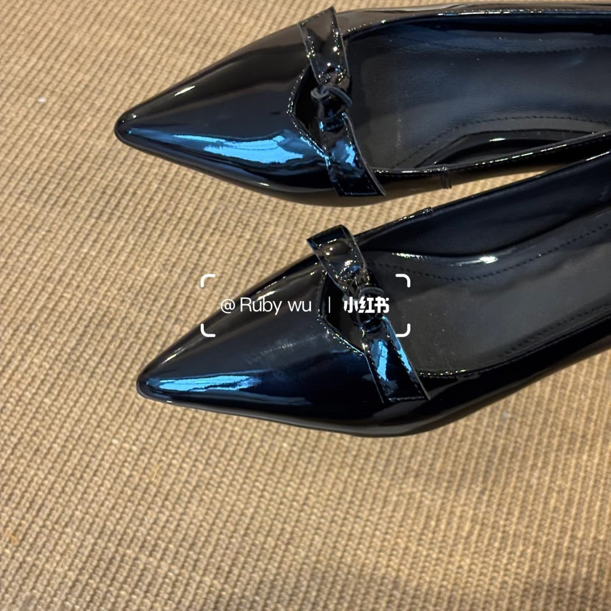 Damen Lack-Schuhe Elegante Schleife Schwarz
