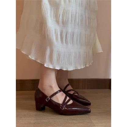 Damen Pumps Spitze mit Riemenverschluss Glänzend Schwarz
