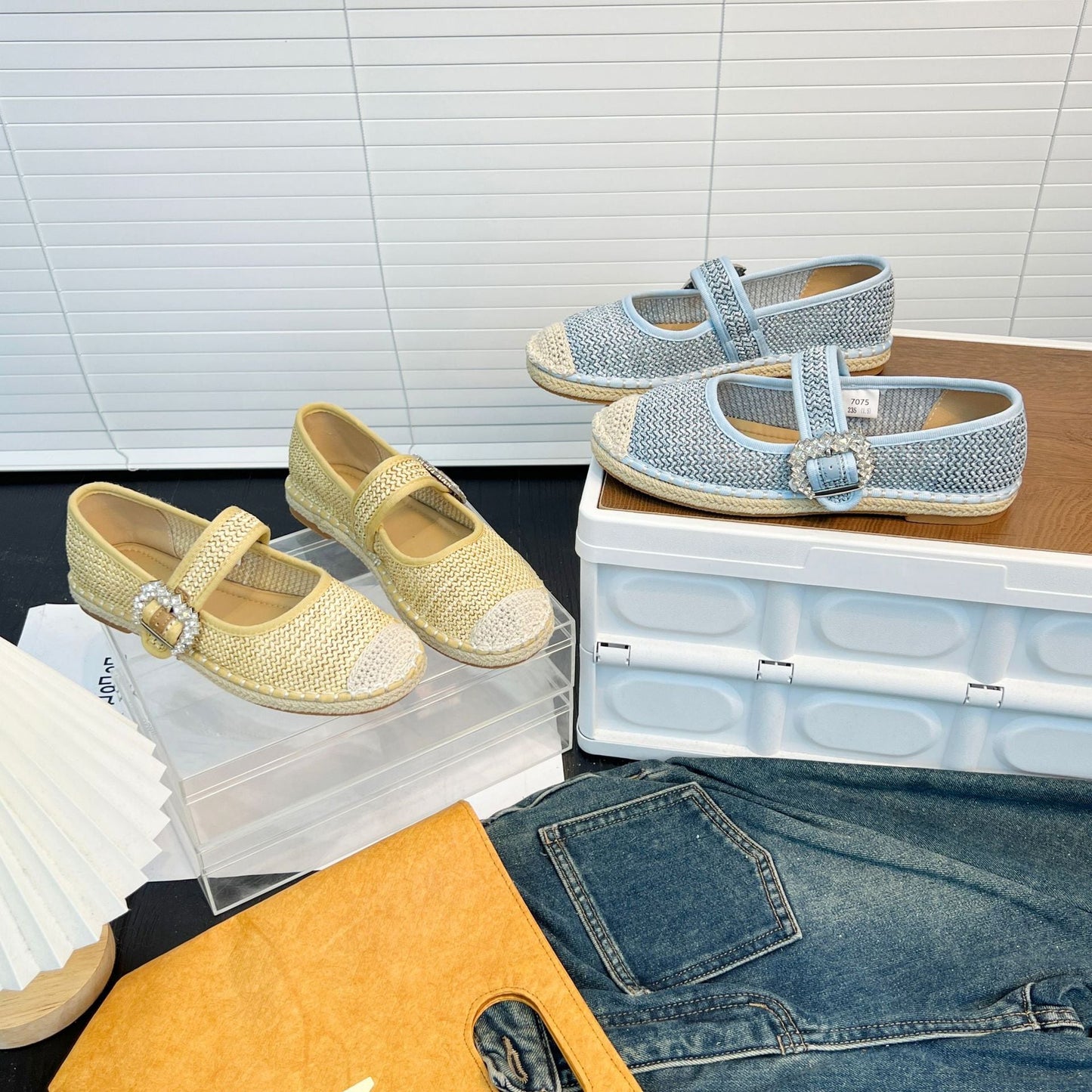 Damen Slipper Geblümt mit Strass Schnalle Comfort