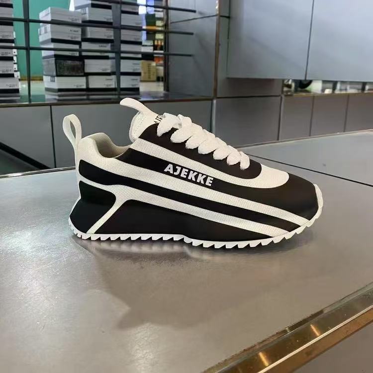 Damen Sneaker Sportlich Weich mit Dämpfungstechnologie - BerlinGlamour