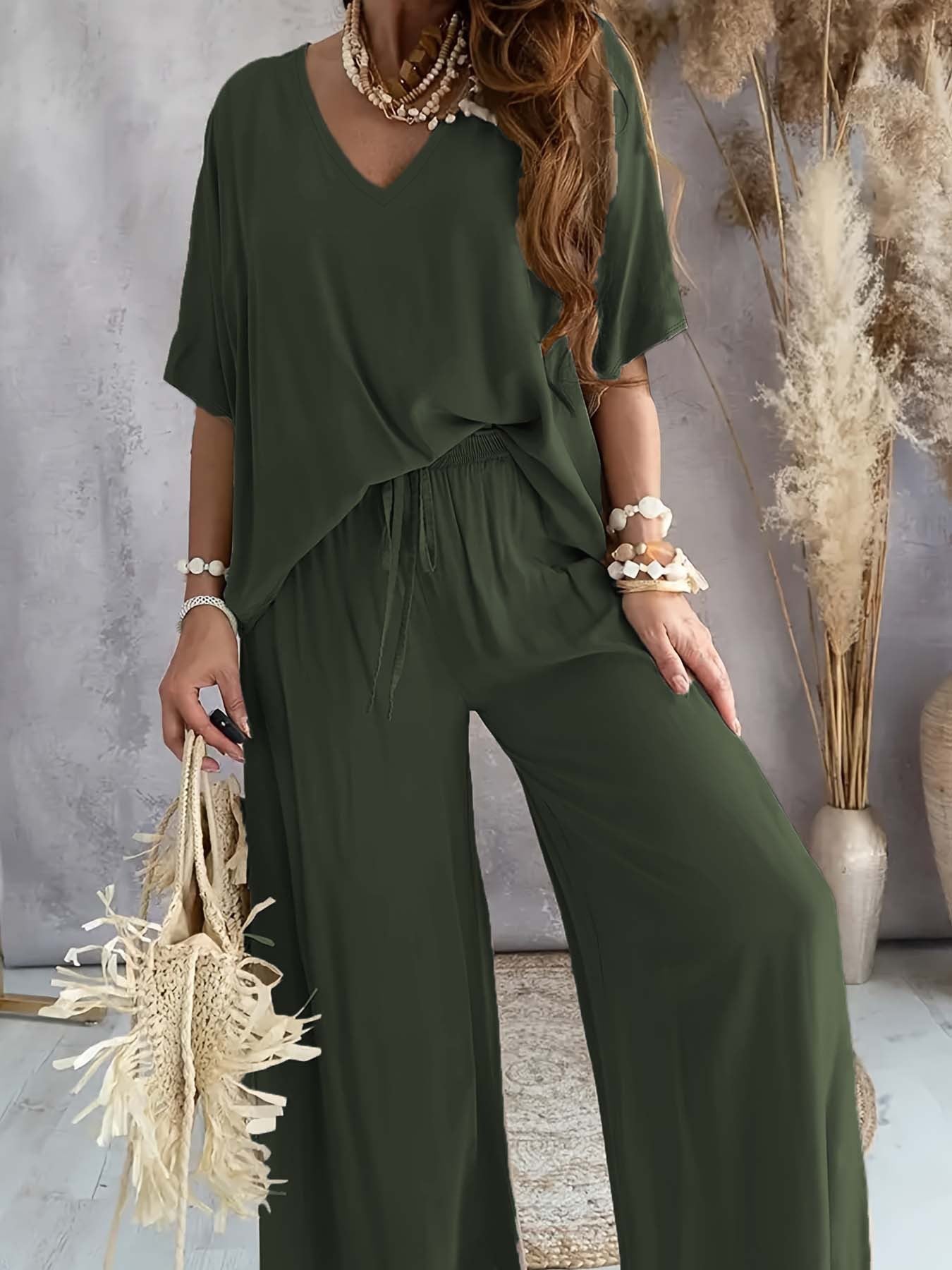 Damen Freizeitoutfit locker Oberteil weite Hosen Casual