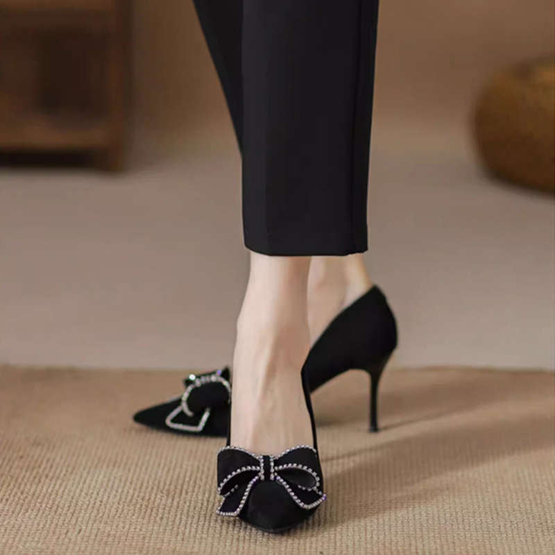 Elegante Damen Pumps mit Schleifen Dekoration High Heel - BerlinGlamour