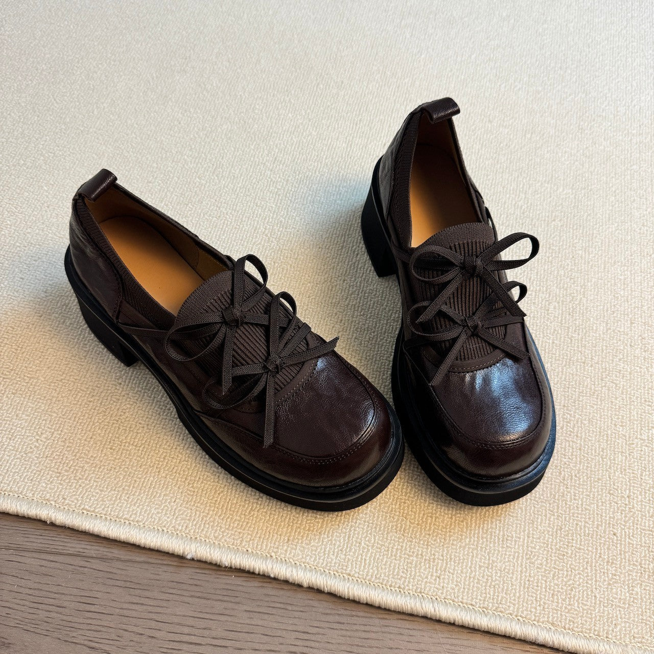 Damen Slipper Bequem Schnürsenkel Modern