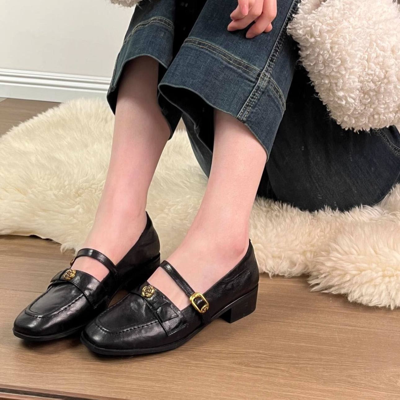 Damen Ballerinas Elegant mit verstellbarem Riemen Gold