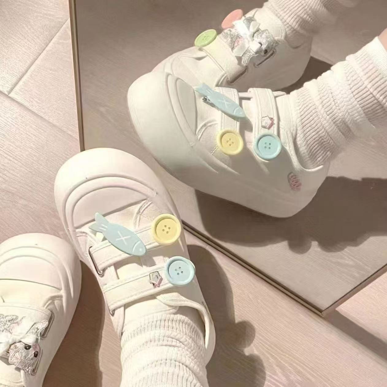 Damen Plateau-Slipper Modisch Verspielt mit Dekoration - BerlinGlamour