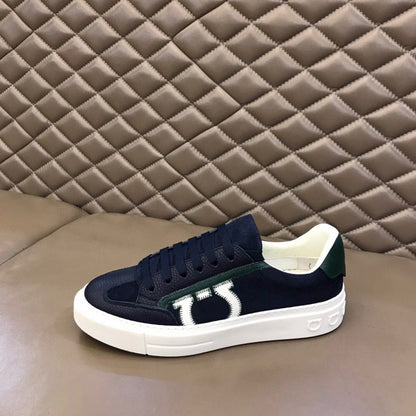 Damen Sneaker Sportlich mit Logo-Design und rutschfester Sohle - BerlinGlamour