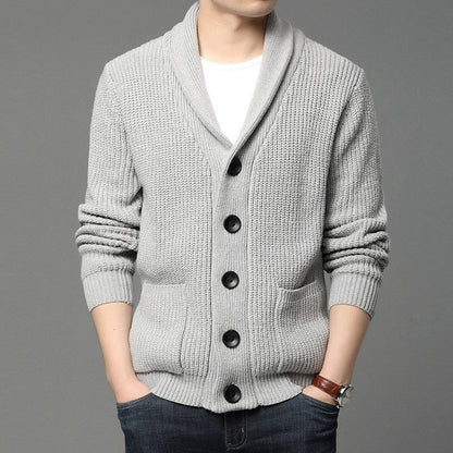 Herren Strickjacke mit praktischen Taschen und geschlossenem Kragen