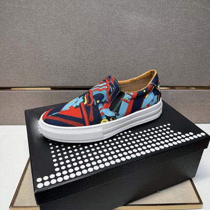 Damen Sneaker Slip-On mit buntem Grafik-Design