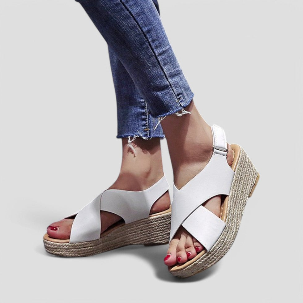 Orthopädische Keilsandalen mit stylischem Kreuzriemen 3