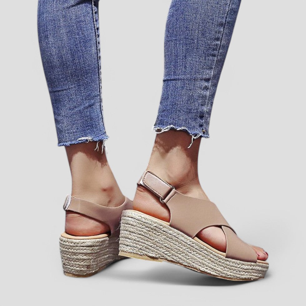 Orthopädische Keilsandalen mit stylischem Kreuzriemen 5