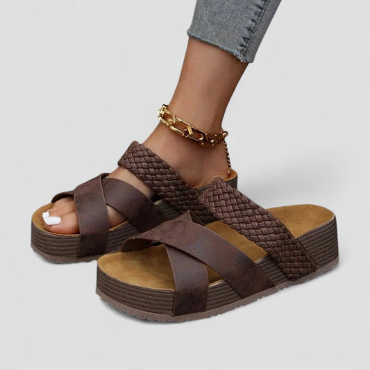 Orthopädische geflochtene Slip-On-Plateau-Sandalen 0