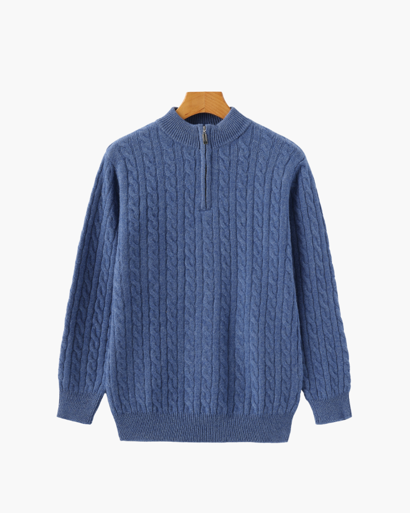 Blauer Pullover Zopfmuster mit Wildleder Loafer Passendes Herren Outfit
