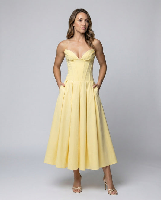 Elegantes Abendkleid mit V-Ausschnitt und Schwingrock - BerlinGlamour