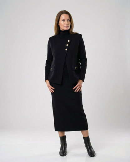 Elegantes Frauen Ensemble mit Bleistiftrock und Pattentaschen - BerlinGlamour