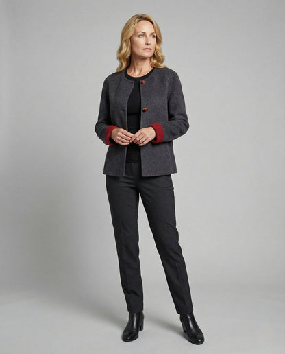 Kurze Wolljacke Damen Rundhals mit Knöpfen und Manschetten - BerlinGlamour