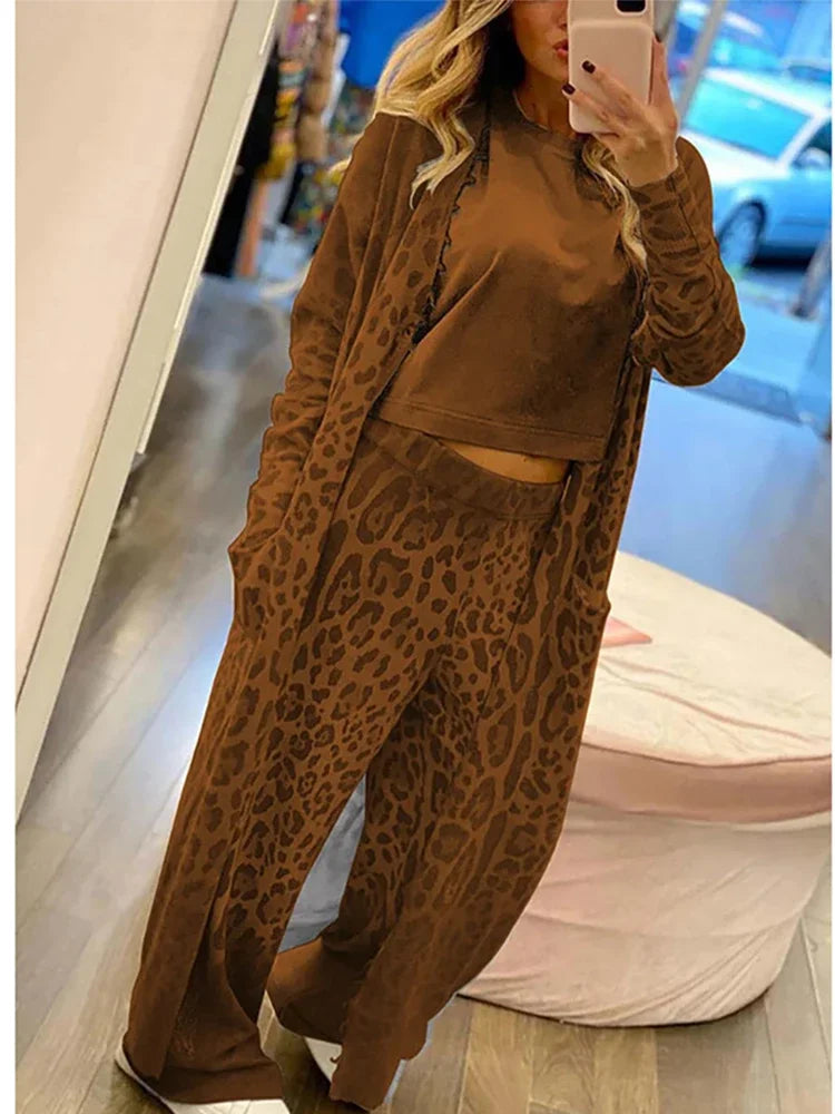 Janice Strickjacke und Hose Set mit Leopardenmuster, langen Ärmeln und elastischer Taille