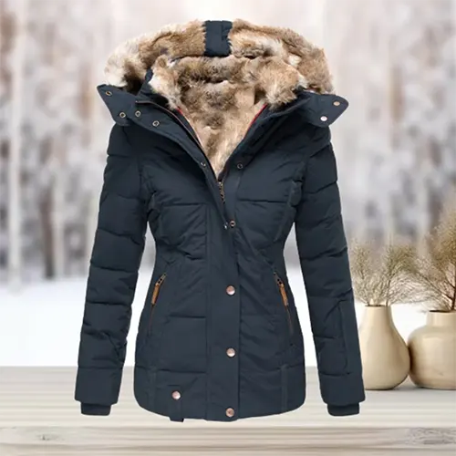 Schlichtes, stilvolles Winterkleid von BerlinGlamour