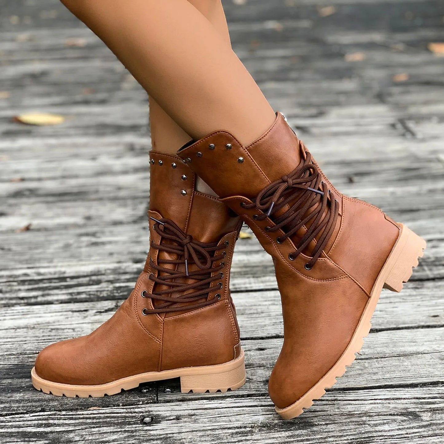 Robuste Schnürstiefel Nieten Stiefel Profilsohle Schwarz - BerlinGlamour