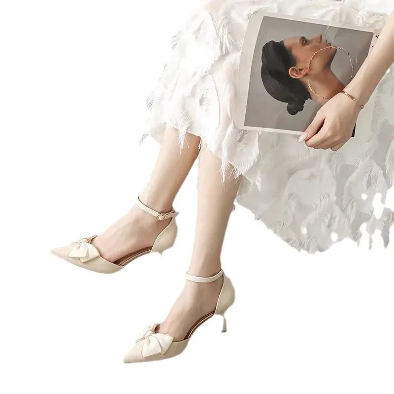 Stilettos Schuhe Spitz Absatz mit Fliege