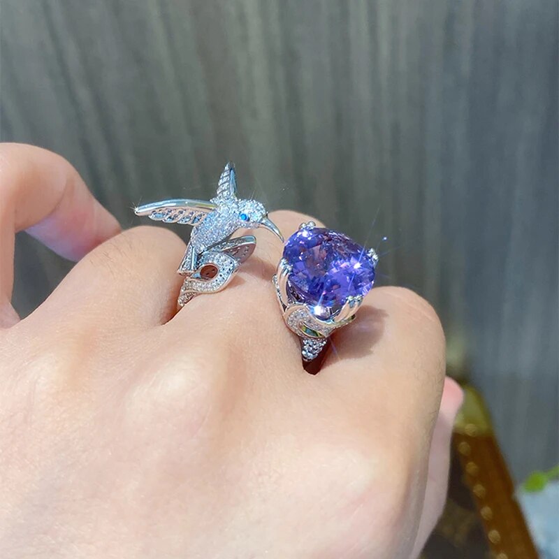 Edelstein Ring mit Hummingbird Motiv Elegant