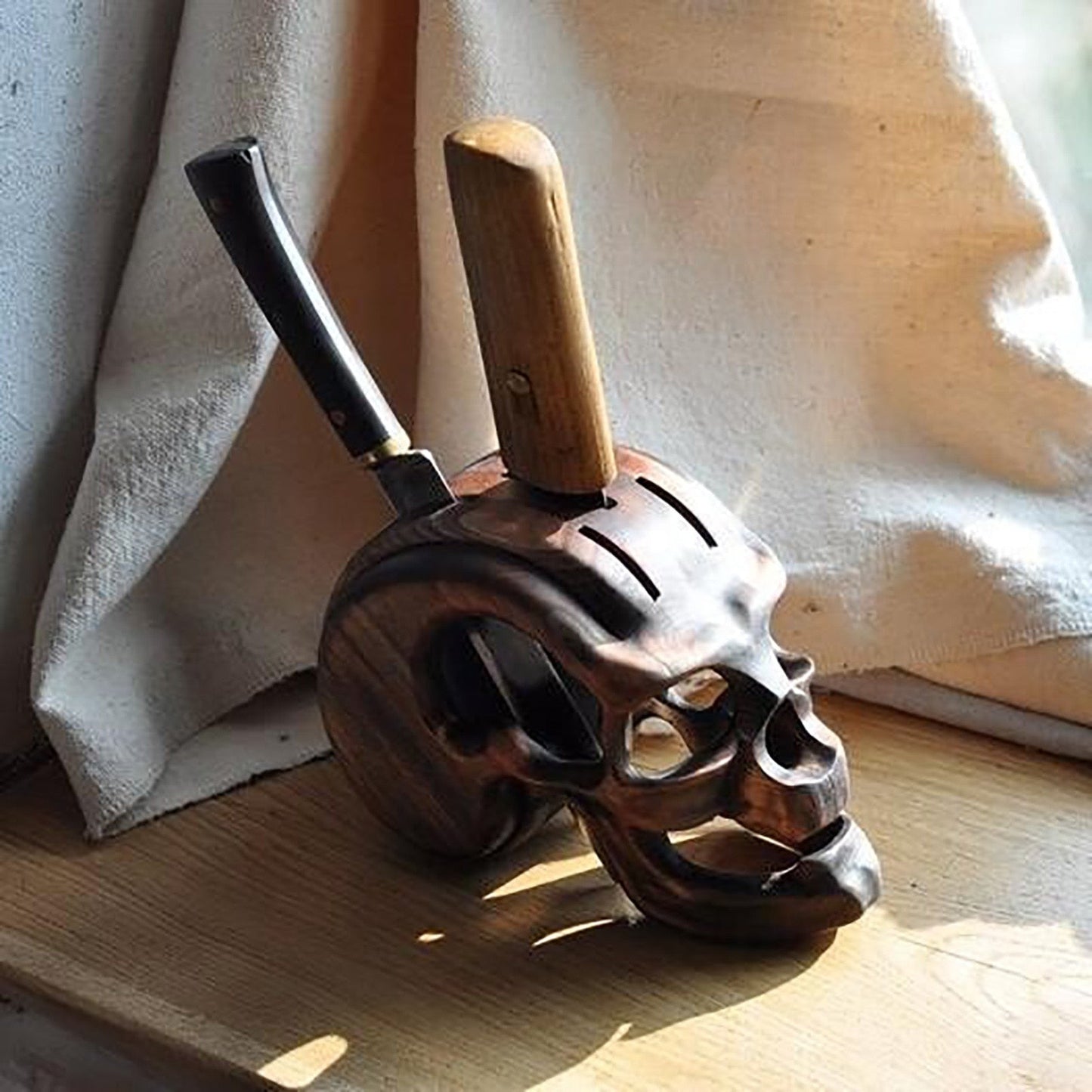 Skull Messerhalter Edelstahl Totenkopf Design