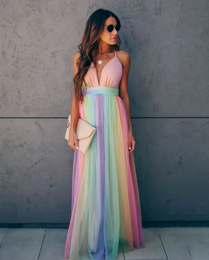 Buntes Regenbogenkleid Farbenfroh Auffällig Frauenkleid