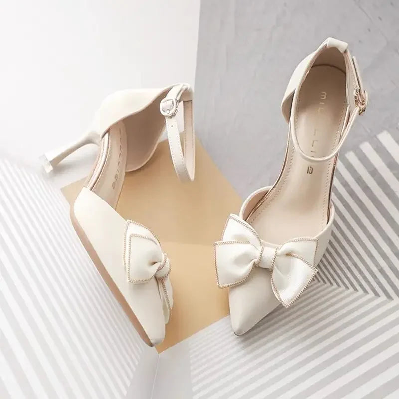 Stilettos Schuhe Spitz Absatz mit Fliege