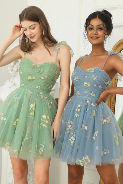 Tüll-Ballkleid mit Blumenbesteck