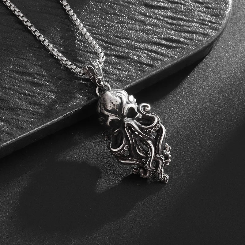 Gothic Halskette mit Totenkopf und Oktopus Motiv Schwarz