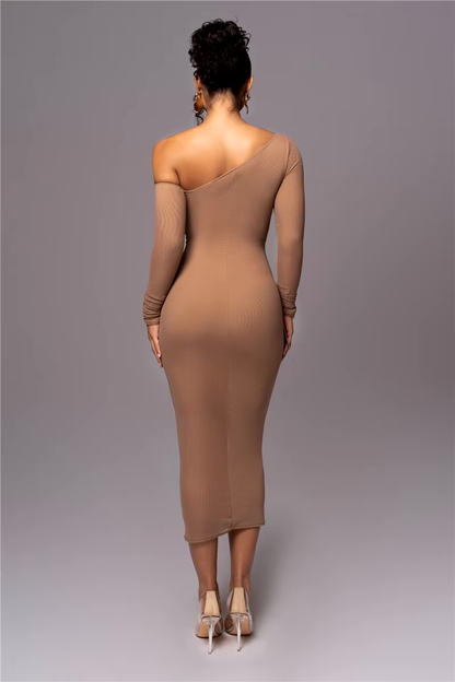 Madison Midi Kleid in Braun – figurbetonendes Design