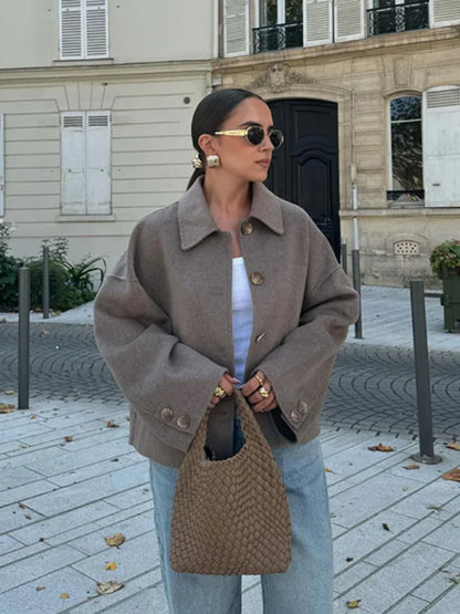 Damen Kurzjacke Oversize Cropped Fit mit Trendigen Knöpfen - BerlinGlamour