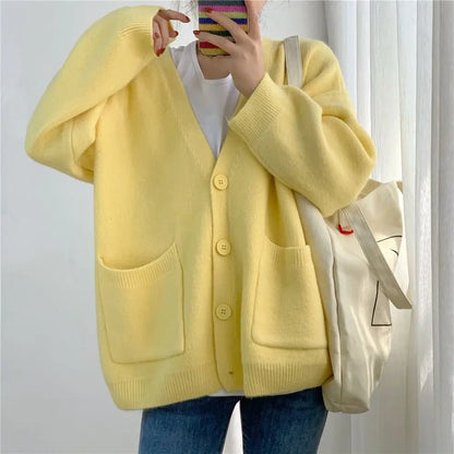 Frauen Strickjacke Klassisch Zeitlos mit Knöpfen - BerlinGlamour
