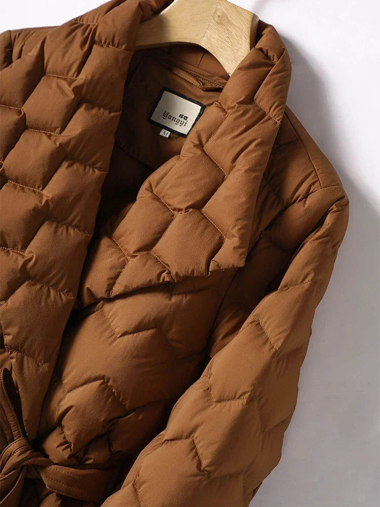 Gesteppte Damenjacke Karomuster Gürtel Modern