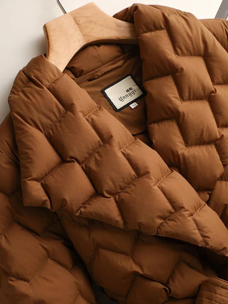 Gesteppte Damenjacke Karomuster Gürtel Modern