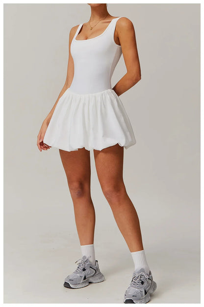 Damen Einteiler Sportlich mit Rocklook und Shorts